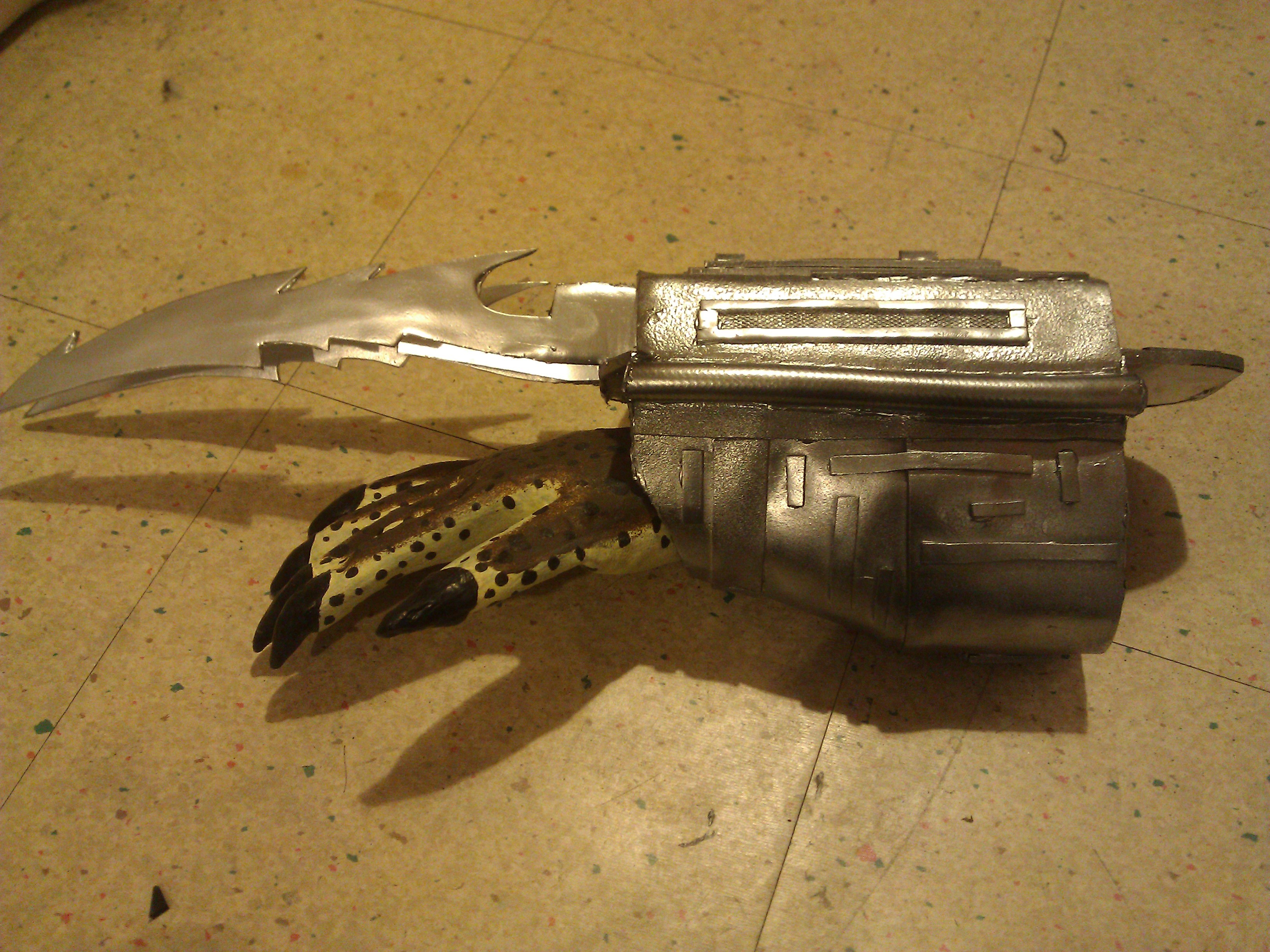 Right Gauntlet