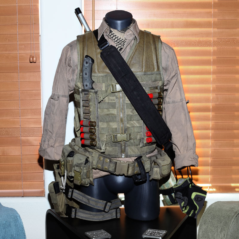 Royce Costume from Predators - Display