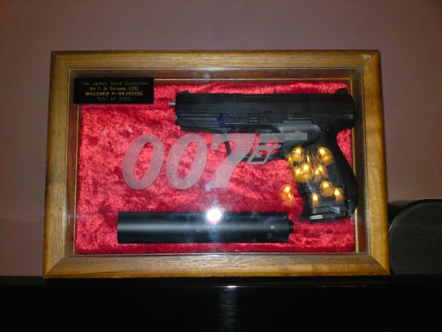 S.D. Personal P99 in walnut case