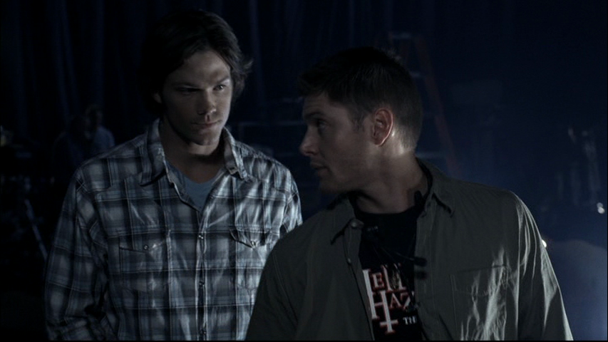 Screengrab of Dean wearing the t-shirt in question.
