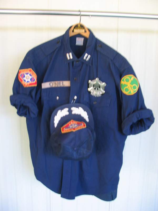 Sean Connery Space marshal O'Neil "Outland" badge, shirt and hat