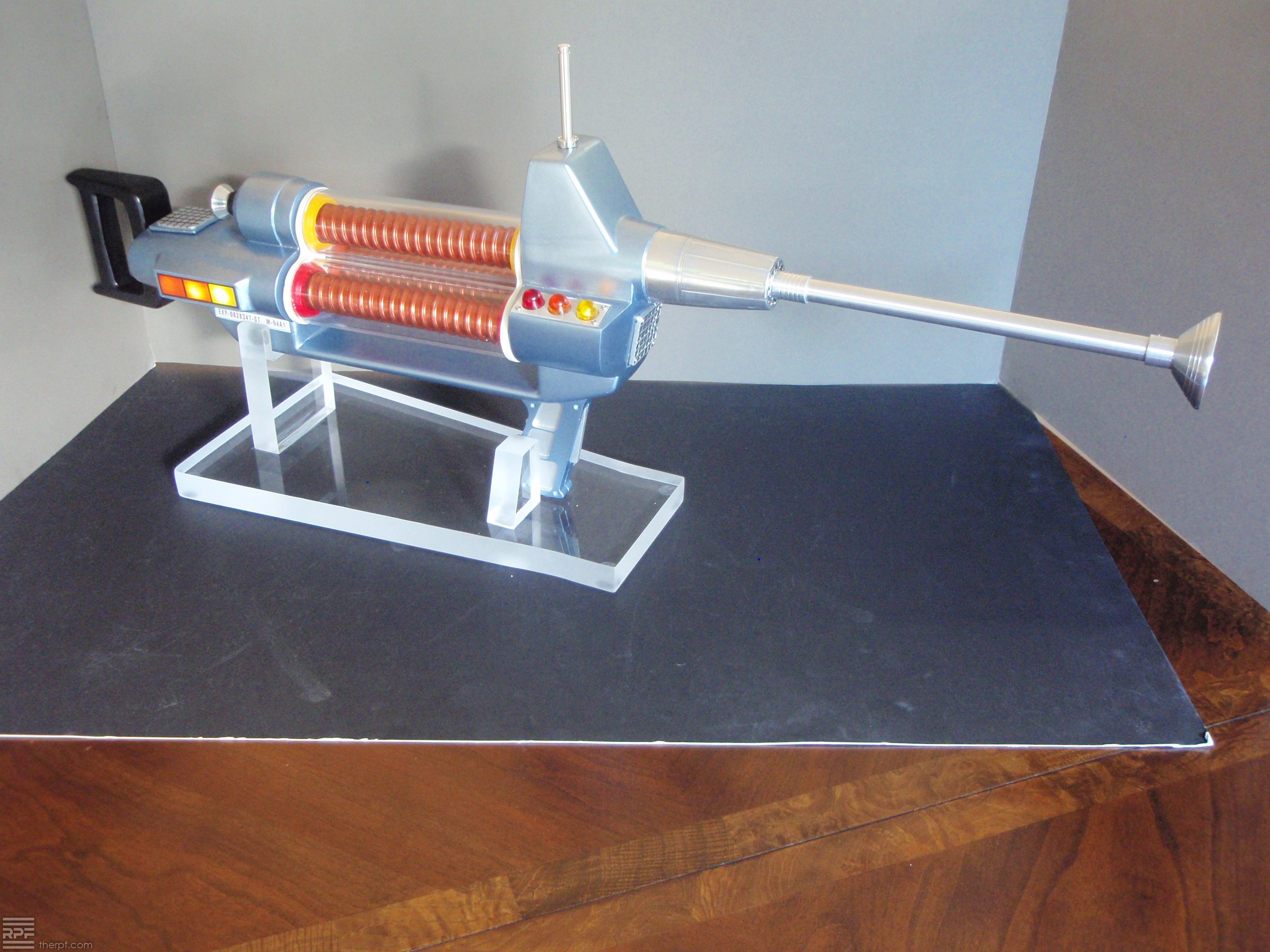 Star Trek TOS, Kirks Phaser Rifle with Laser