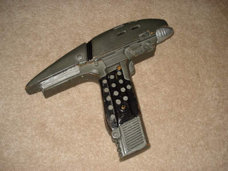 Star Trek: VI The Undiscovered Country Phaser. This is many years old and could do with some TLC