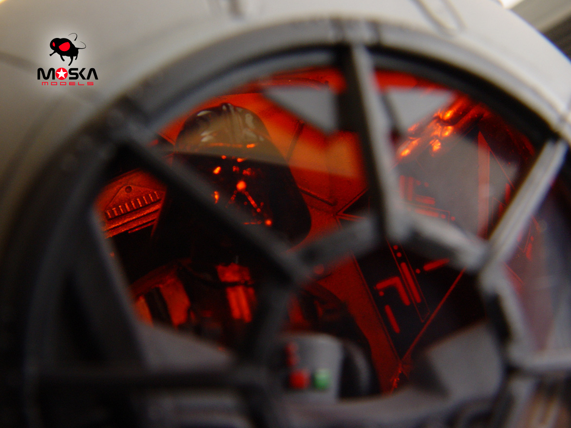 TIE ADVANCED 07:
The finished cockpit through the windows.