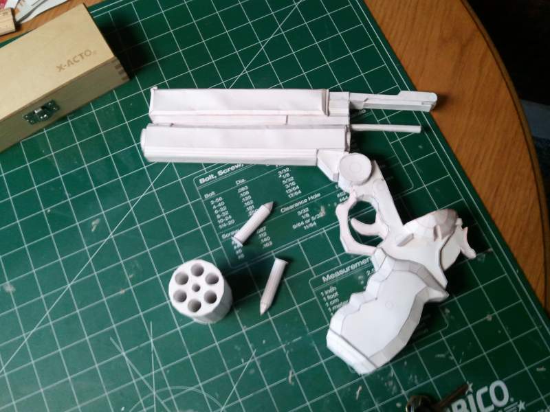 TRIGUN in paper open