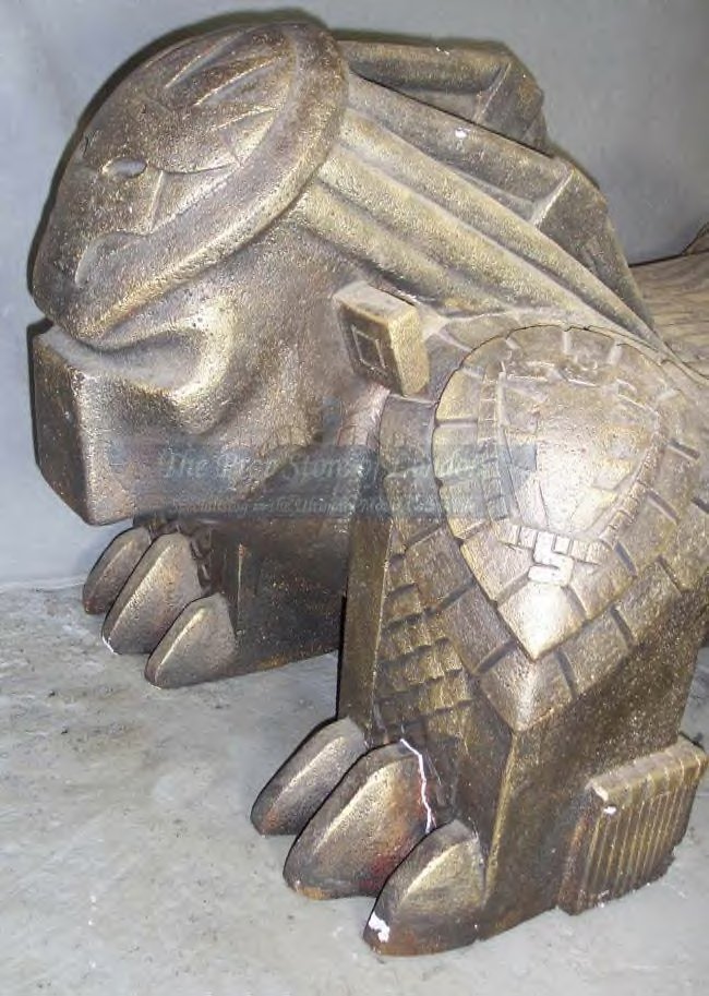 UK Avp predatorbench3