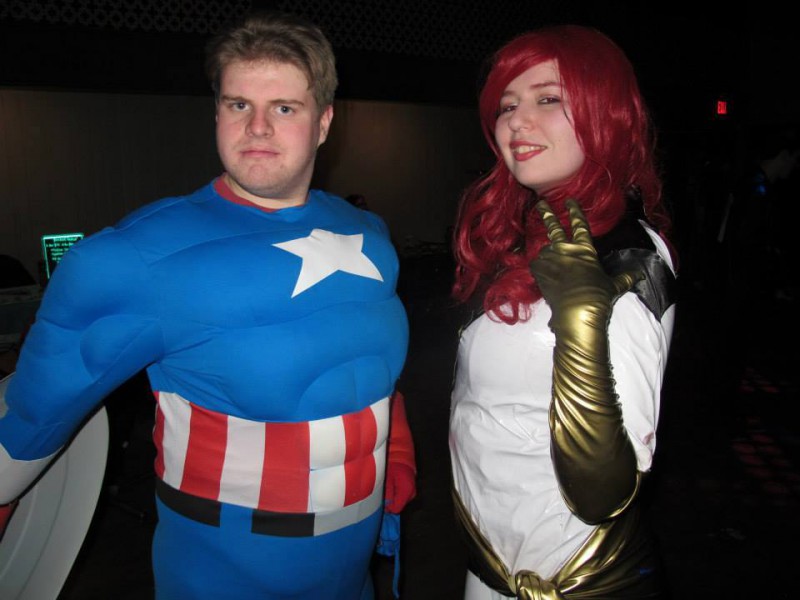 X-men - White Phoenix / Jean Grey
with Captain America
Geekenders